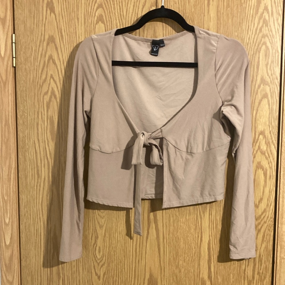 Windsor Beige Crop Top $3 if bundled with 2 more items